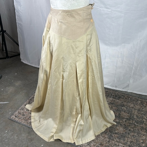 Marc D'alcy Dresses & Skirts - Vintage Cream Pleated Skirt